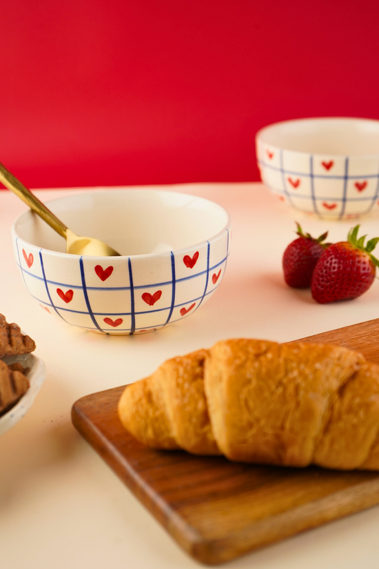 ceramic bowl with little hearts 