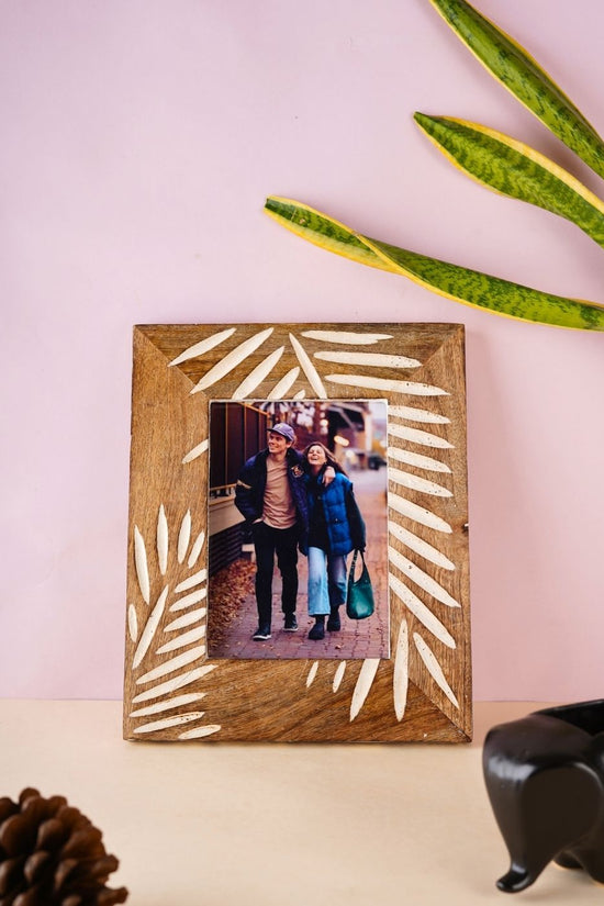 carved leaf photo frame with premium quality wood