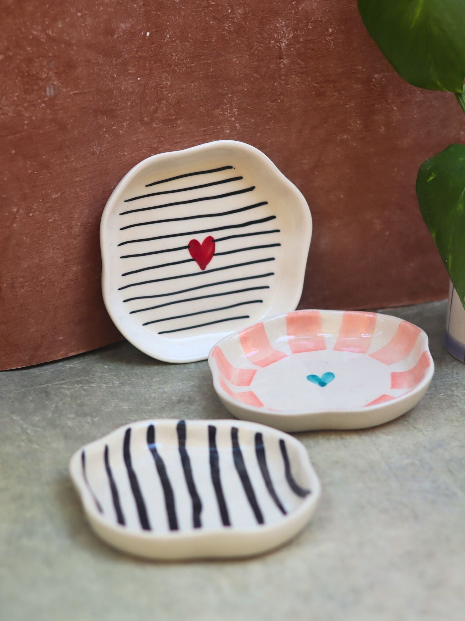 Set of 3 - Heart & Lined Dessert plate
