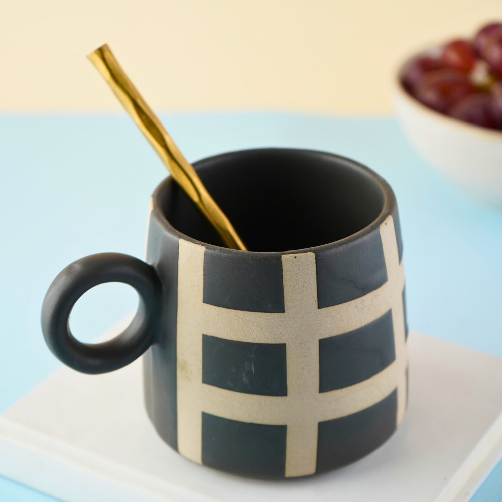 handmade black checkered mug with with checkered llnes 