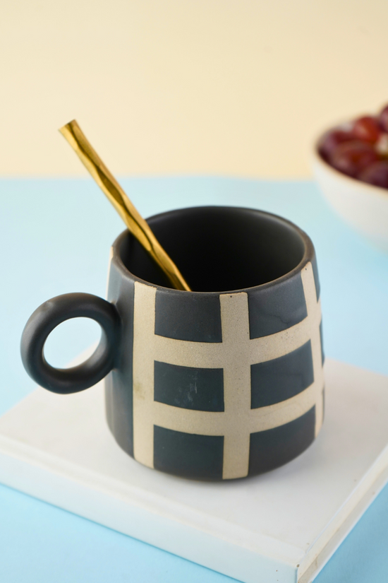 handmade black checkered mug with with checkered llnes 