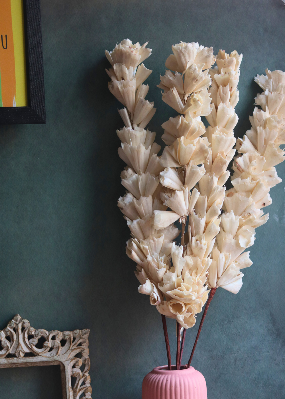 white lily dry flowers bunch