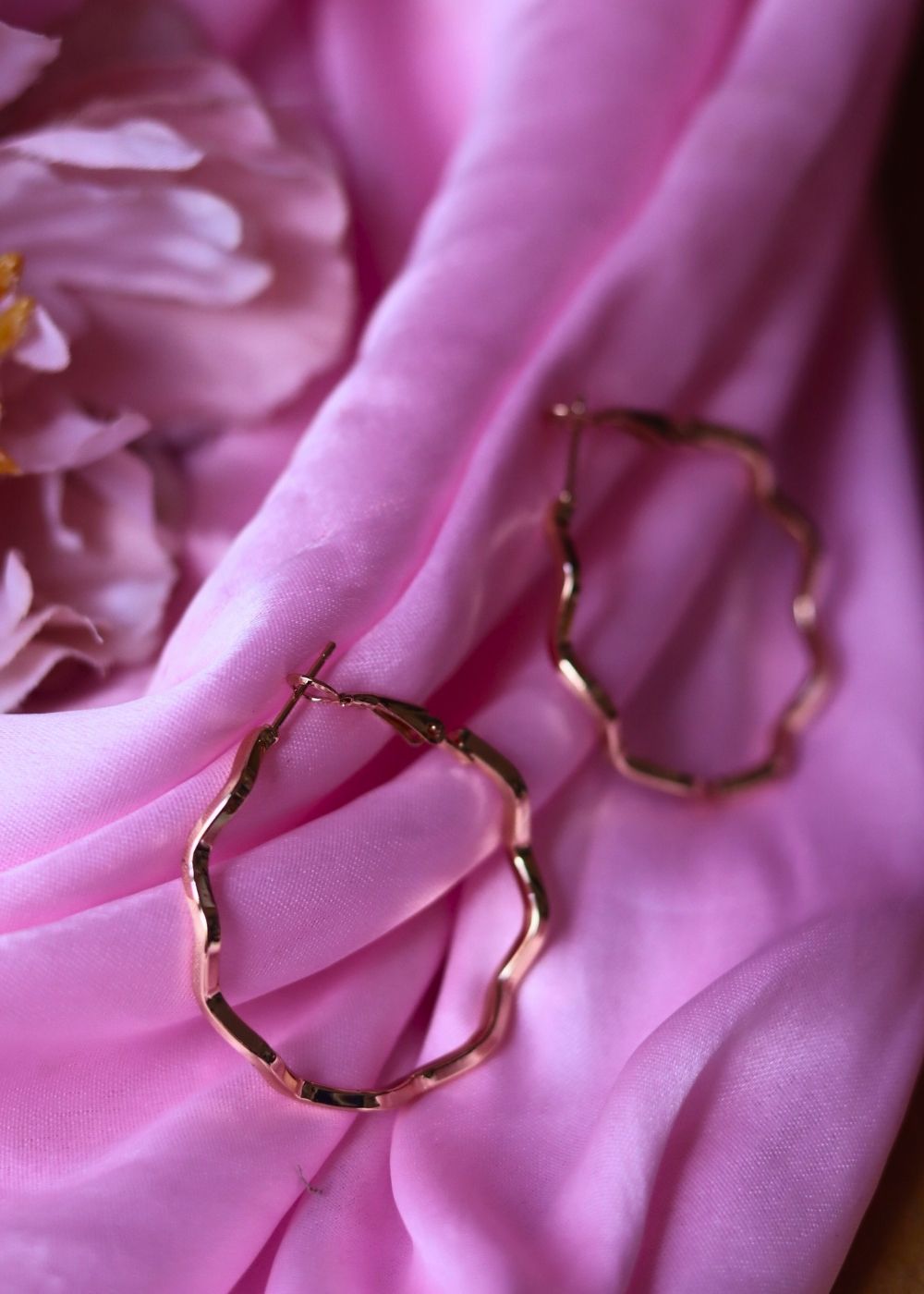 Anti tarnish Twisted hoops - small