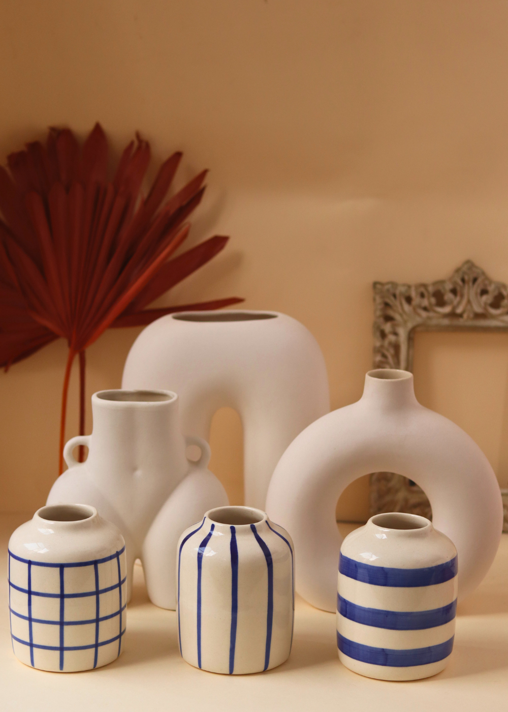 essential vases with white & blue colors