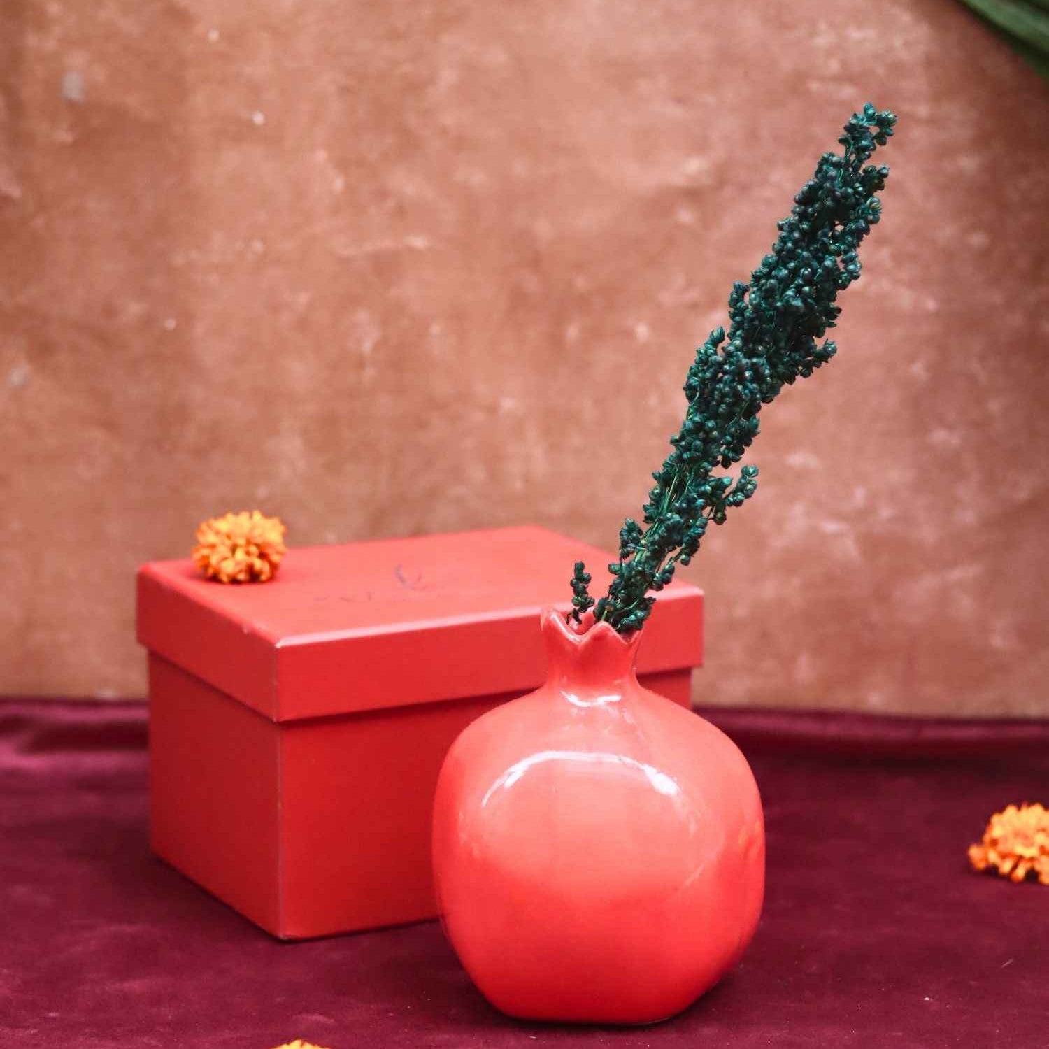 Red Anar Vase Gift Box