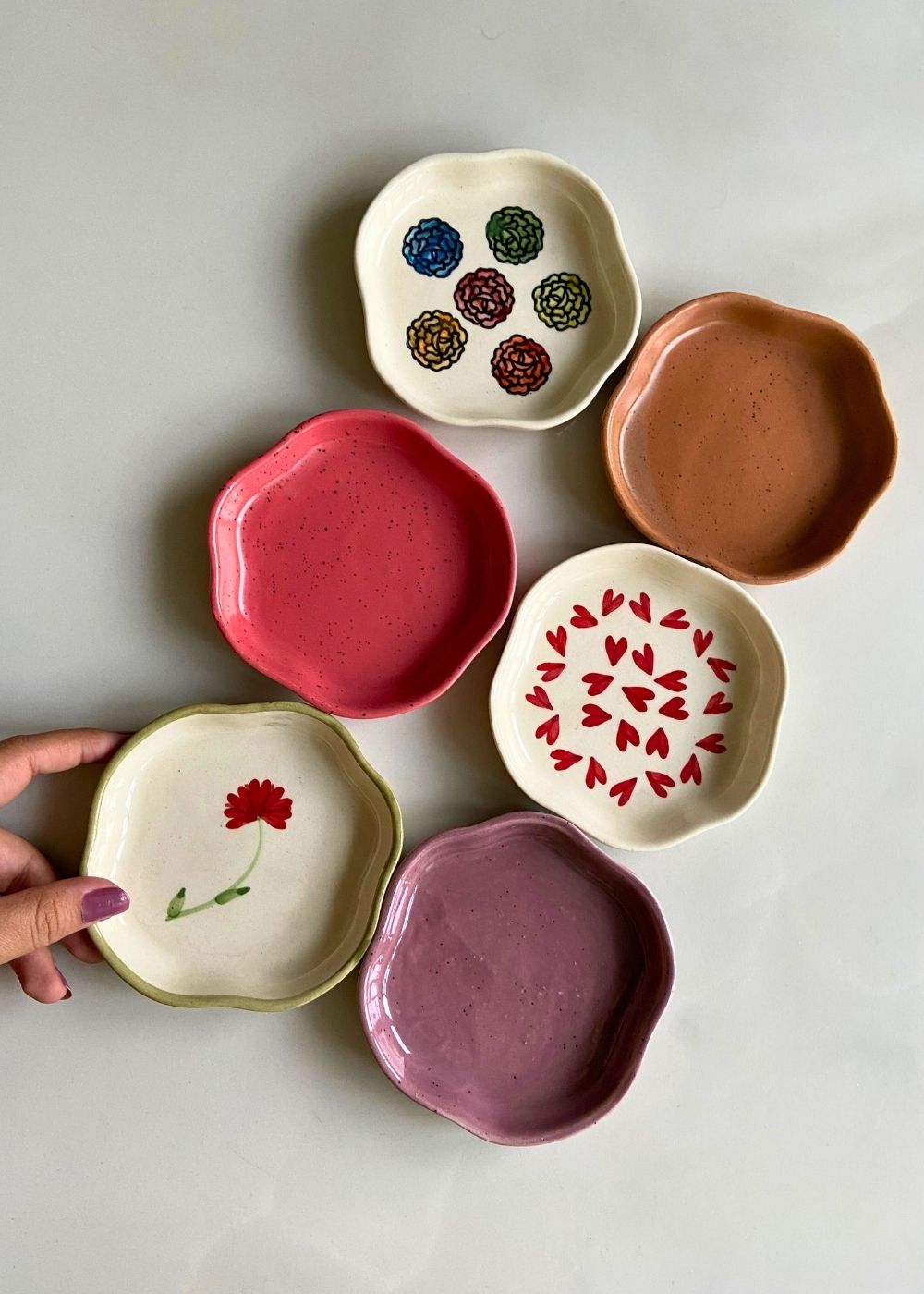 set of 6 handpainted & neutrals dessert plates made by ceramic