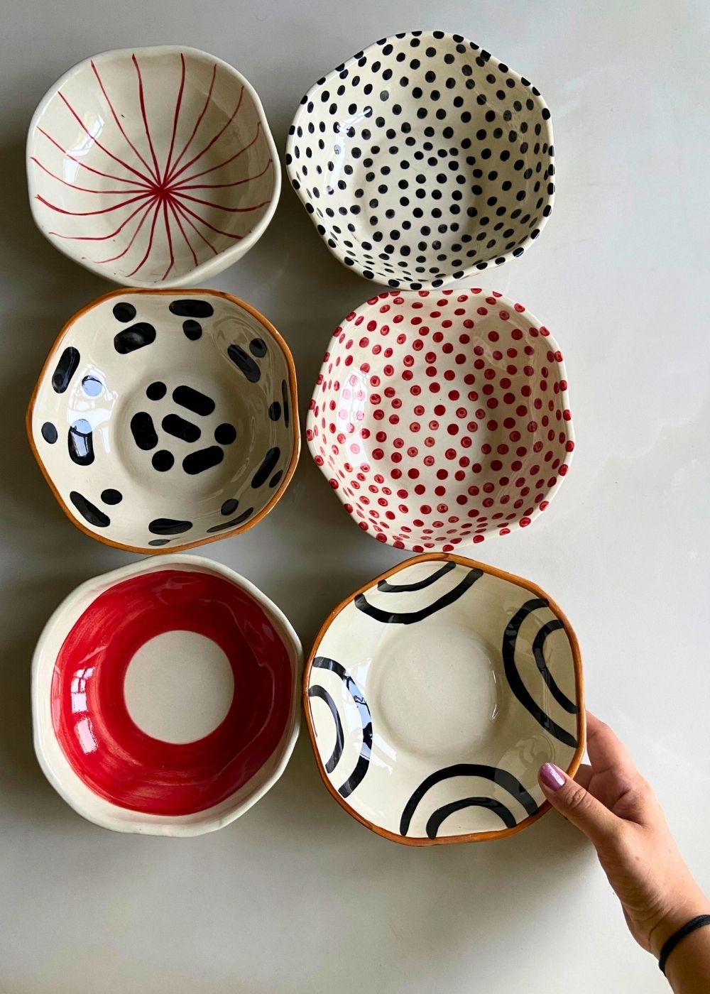 handpainted bowls made by ceramic 