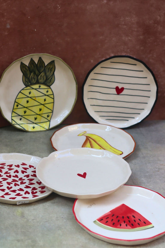 Set of 6 Plates (For the price of 5)