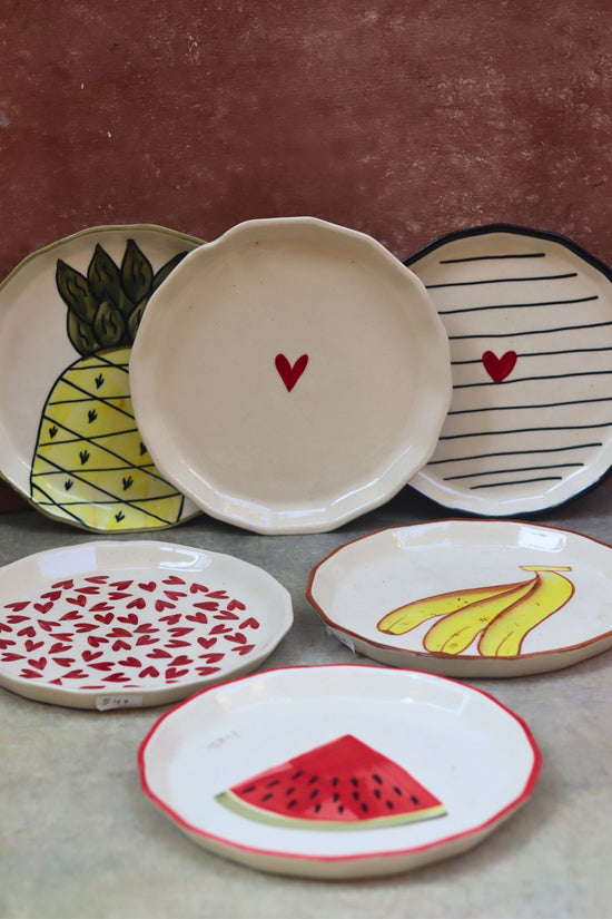 Set of 6 Plates (For the price of 5)
