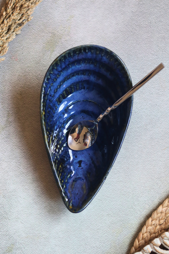 Dinnerware ceramic blue serving bowl 