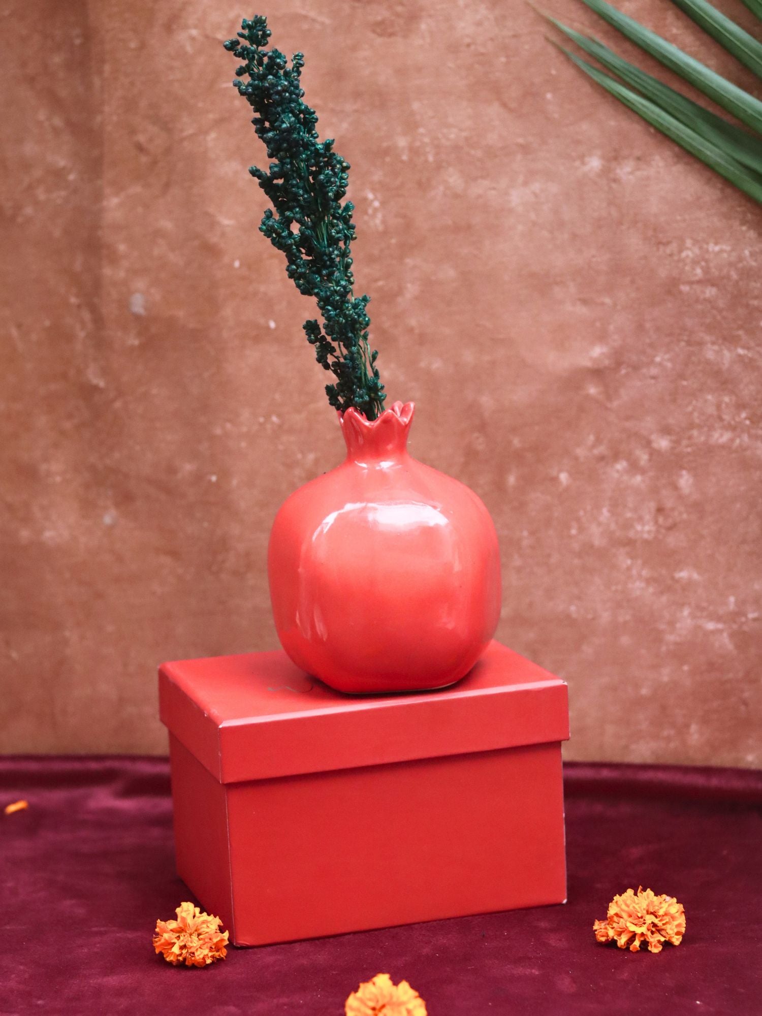 Red Anar vase Gift Box made by ceramic
