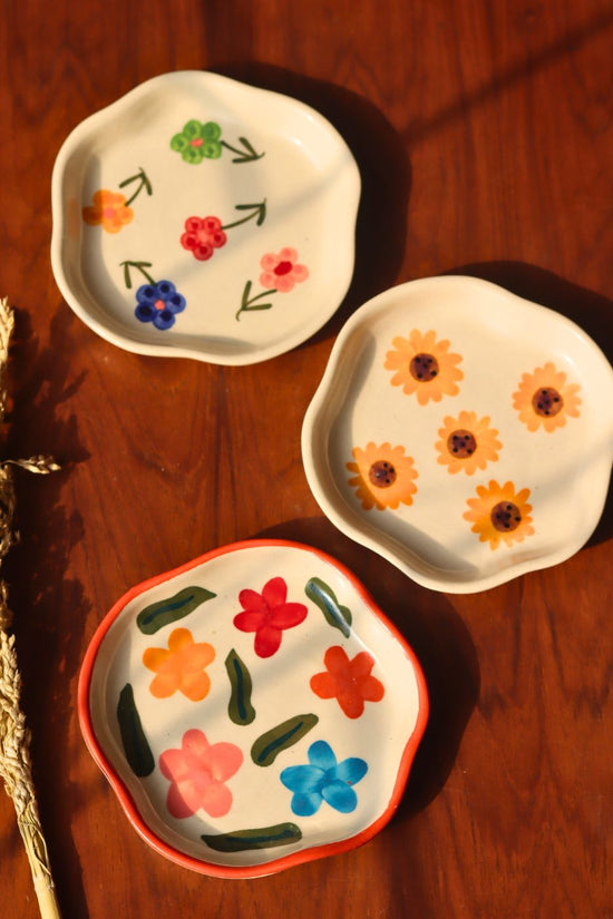 Set of 3 - Daisy Dreams Handmade Dessert Plates with premium quality material