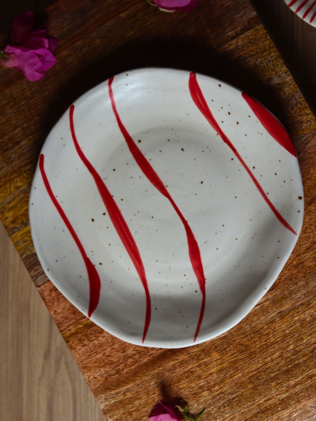 Red Abstract Line Plate