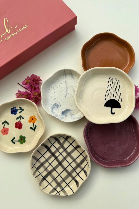 Set of 6 Classic treat handmade dessert plate (for the price of 5) handmade in India