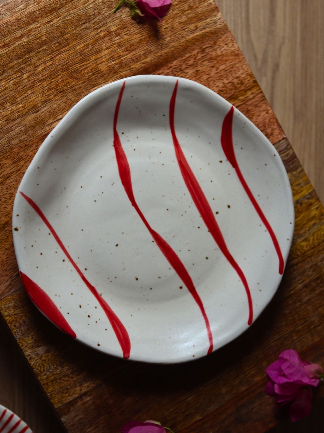 Red Abstract Line Plate