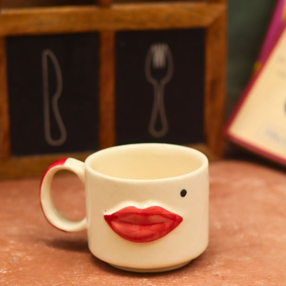 Kiss Mug made by ceramic