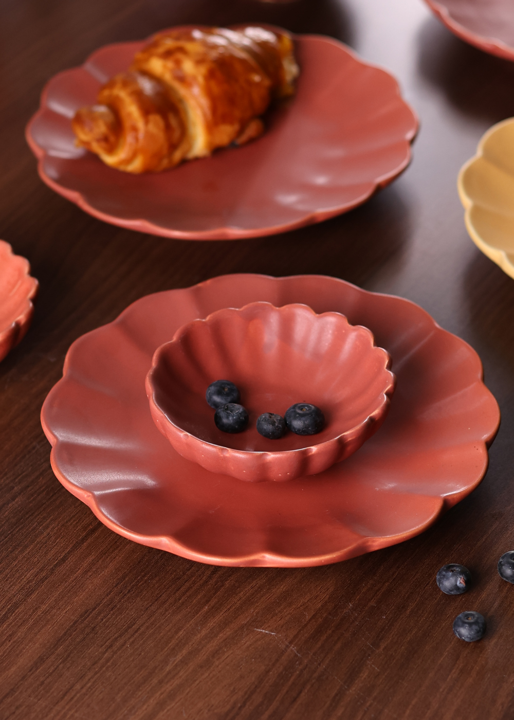 Ice cream bowl and plates set of two