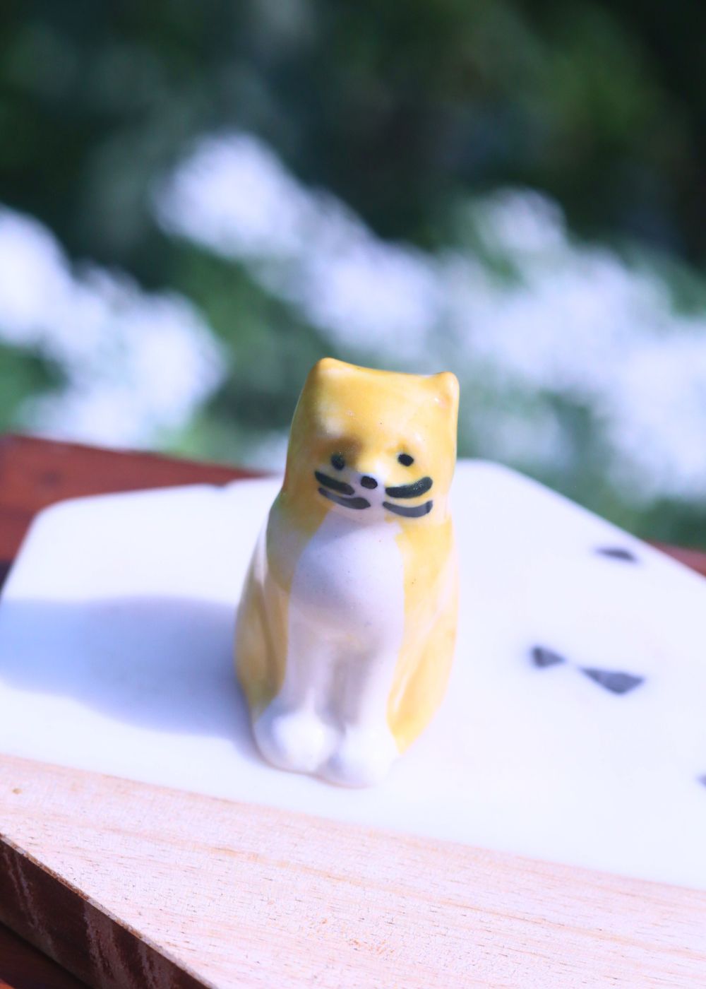 Miniature Cat made by ceramic