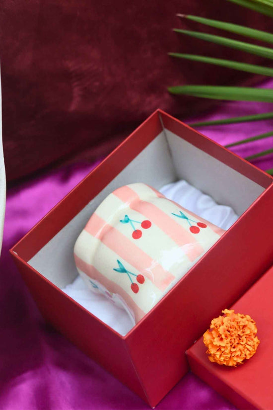 Striped Pouch Mug in a Gift Box