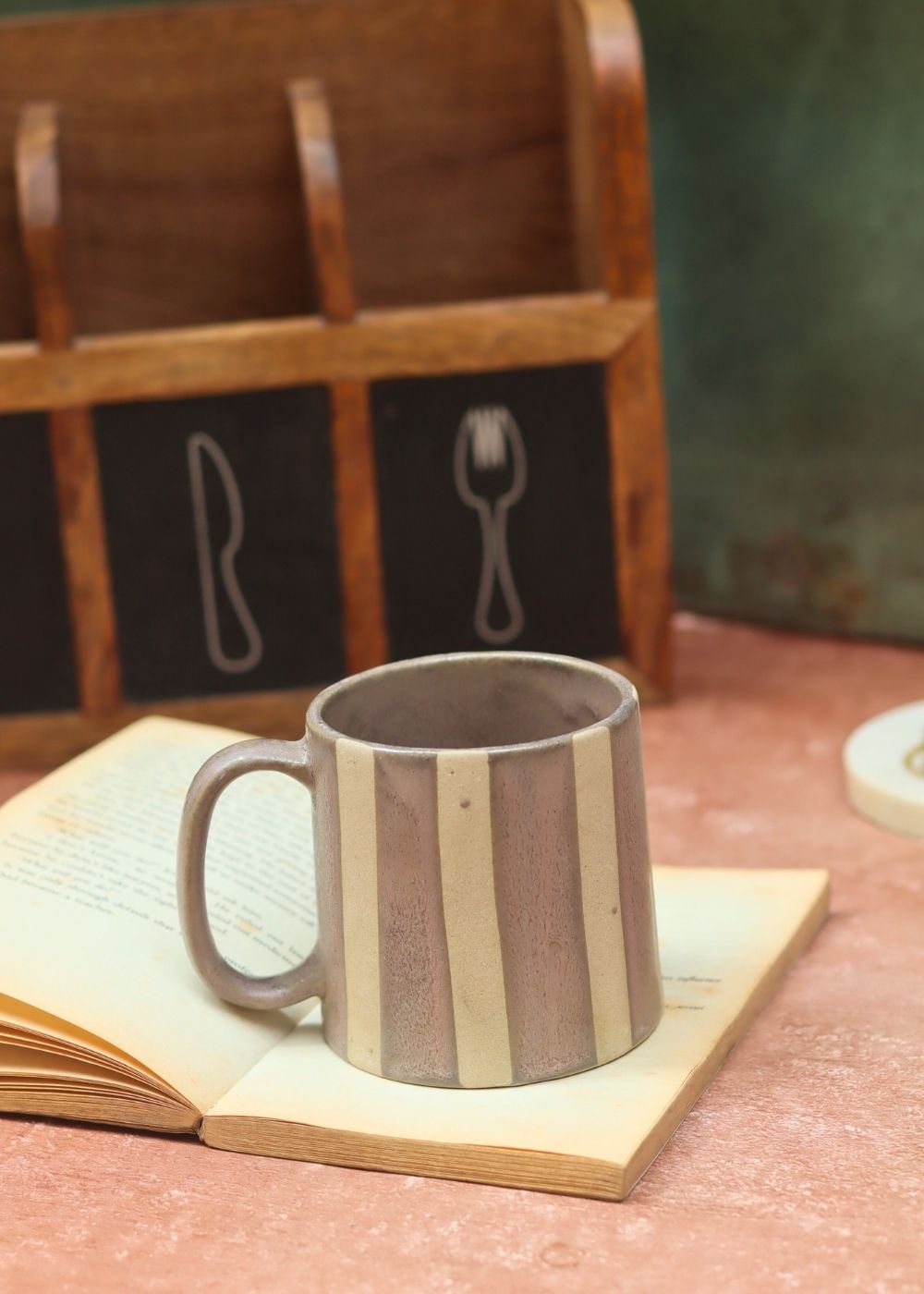Basic grey striped mug with premium quality material