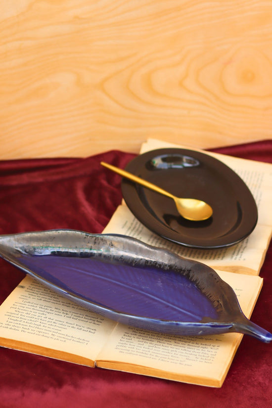 Set of 2 - Electric Blue leaf platter & Black oval platter combo with premium quality material