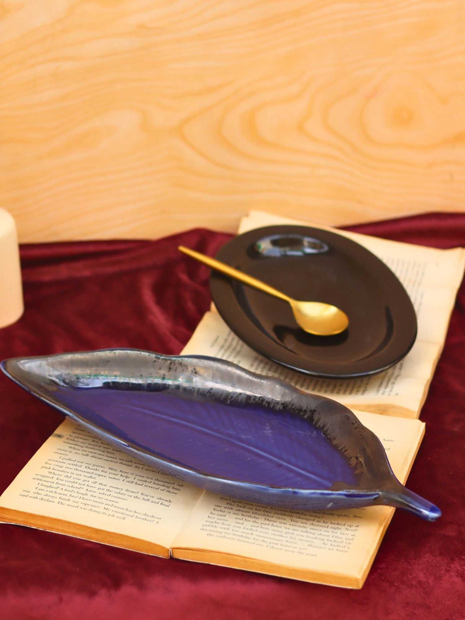 Set of 2 - Electric Blue leaf platter & Black oval platter combo with premium quality material