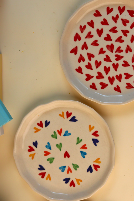 set of two snack plate with little heart design