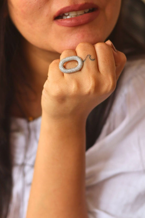Serene Oval Ring - Silver with premium quality material