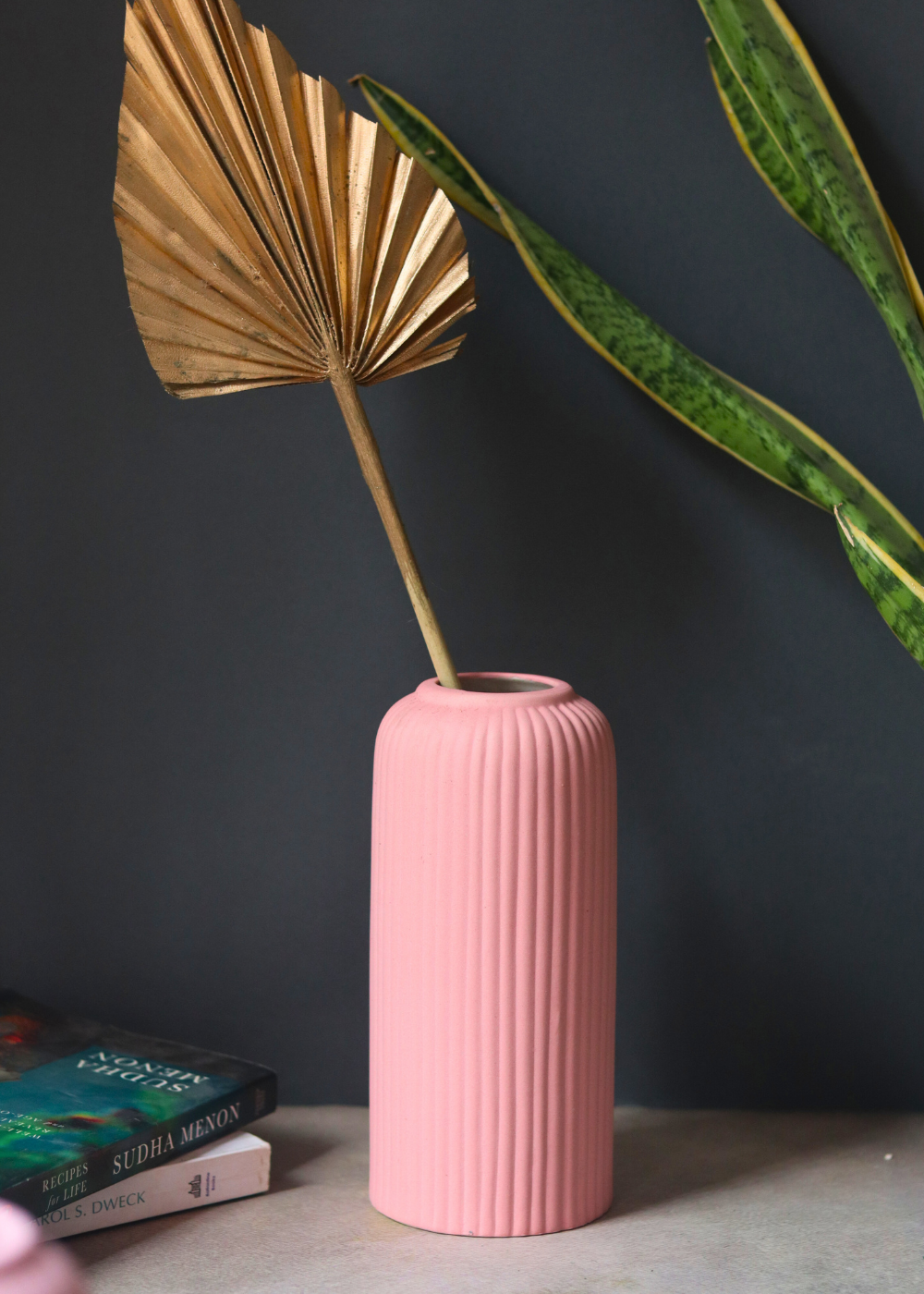 Handmade ceramic pink ribbed flower pot - medium size