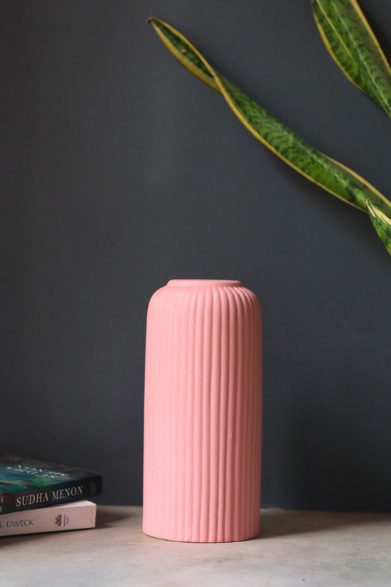 Ceramic flower vase pink ribbed stunning design - medium