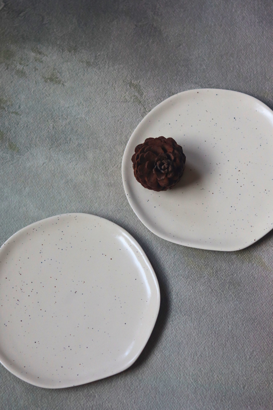 Ceramic white plates