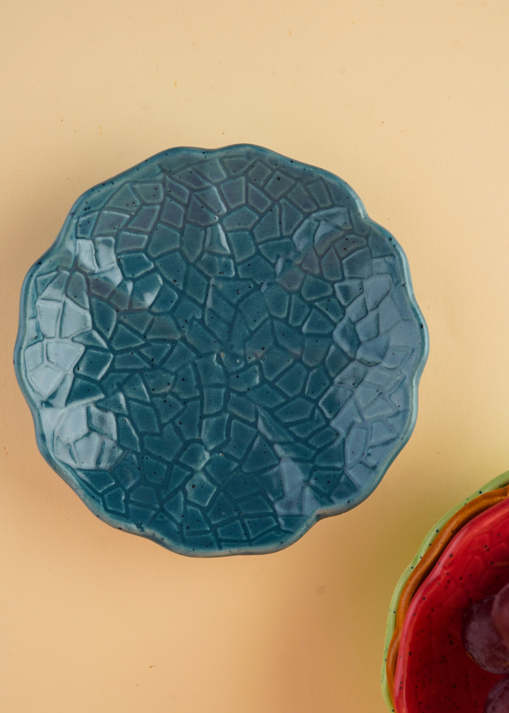 blue cabbage dessert plate with cabbage leaf design