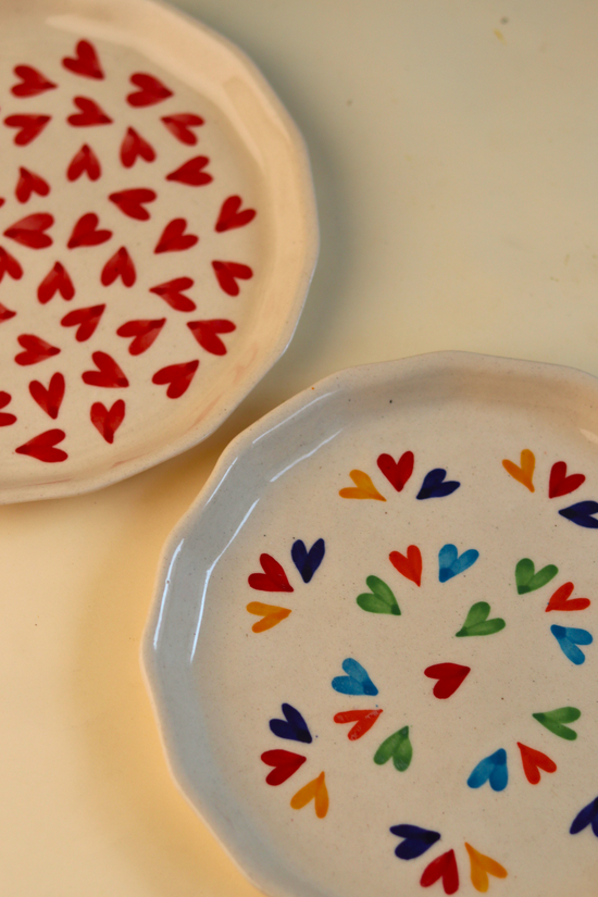 loveislove & all heart snack Plate made by ceramic 