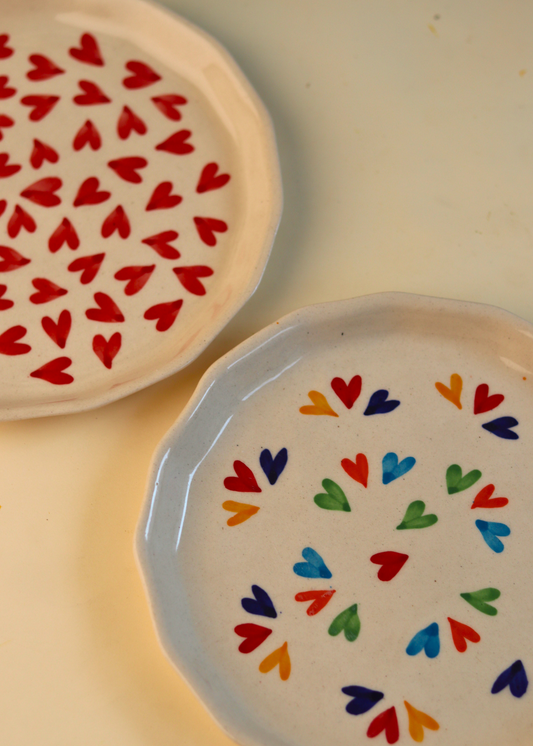 loveislove & all heart snack Plate made by ceramic 