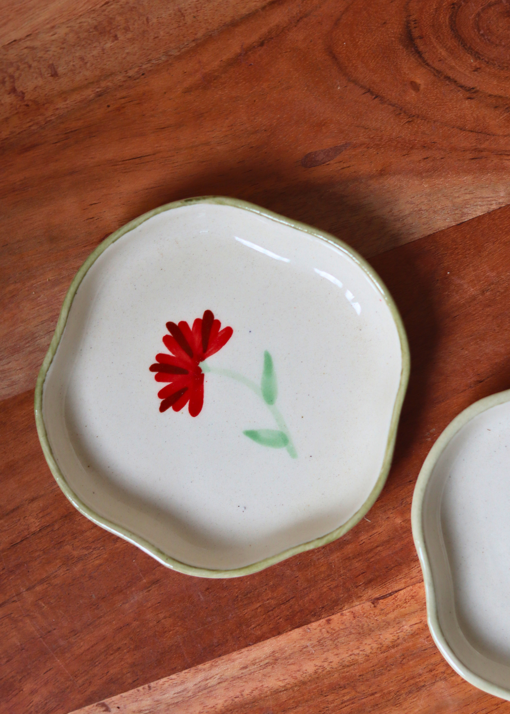 Ceramic dessert plate daisy flower