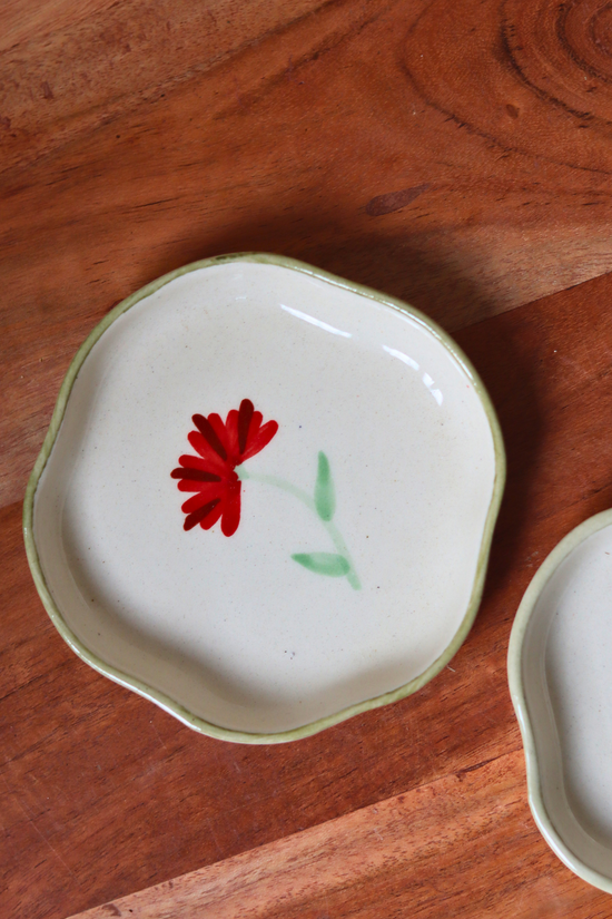 Ceramic dessert plate daisy flower