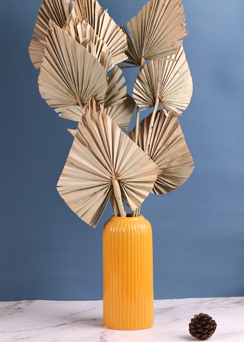 Dried small palm bunch in vase 