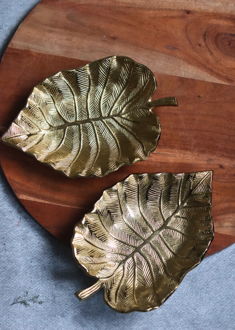 Two Palm Leaf Bowls golden 