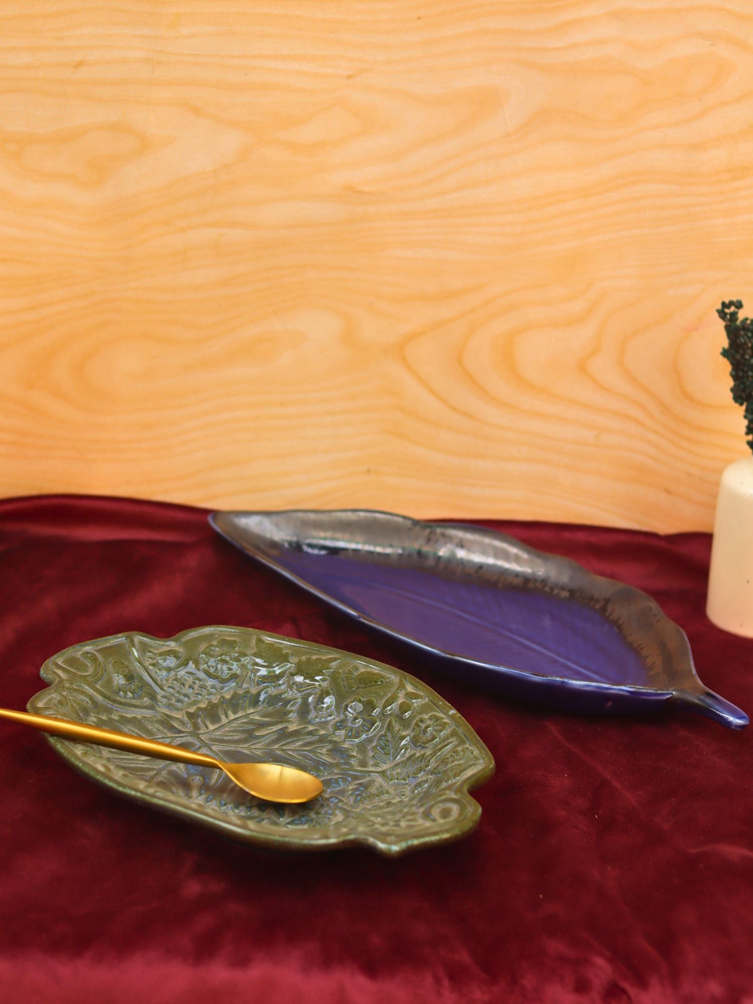 Set of 2 - Electric blue leaf platter & Green Xmas leaf platter combo made by ceramic