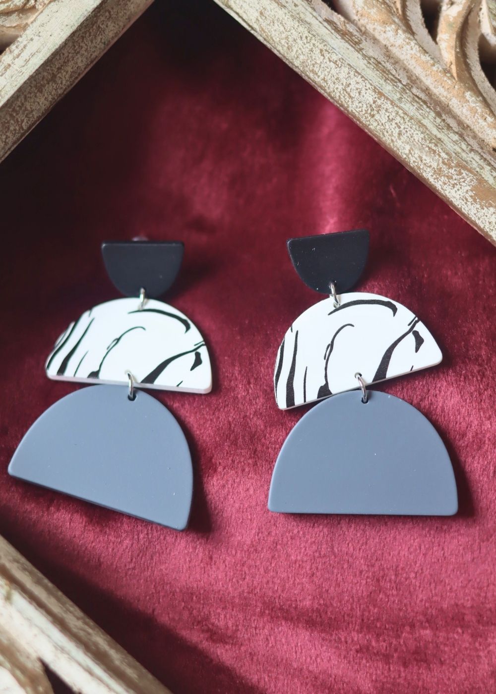 Classic Noir Earrings with premium quality material