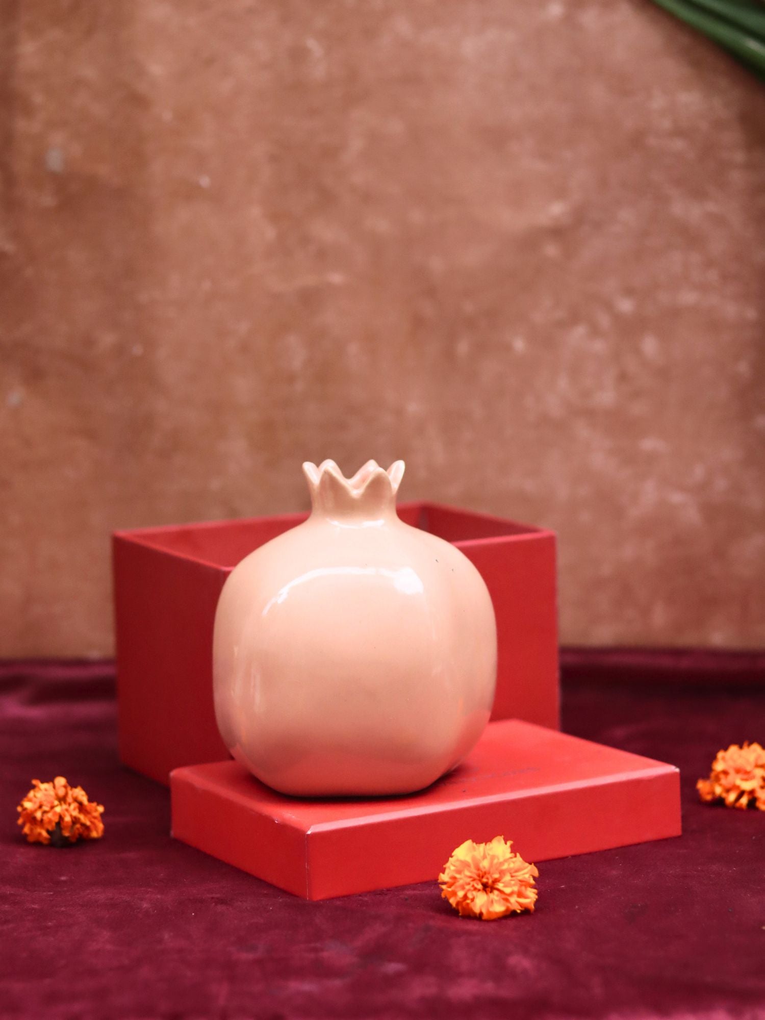 Peach Anar vase Gift Box made by ceramic