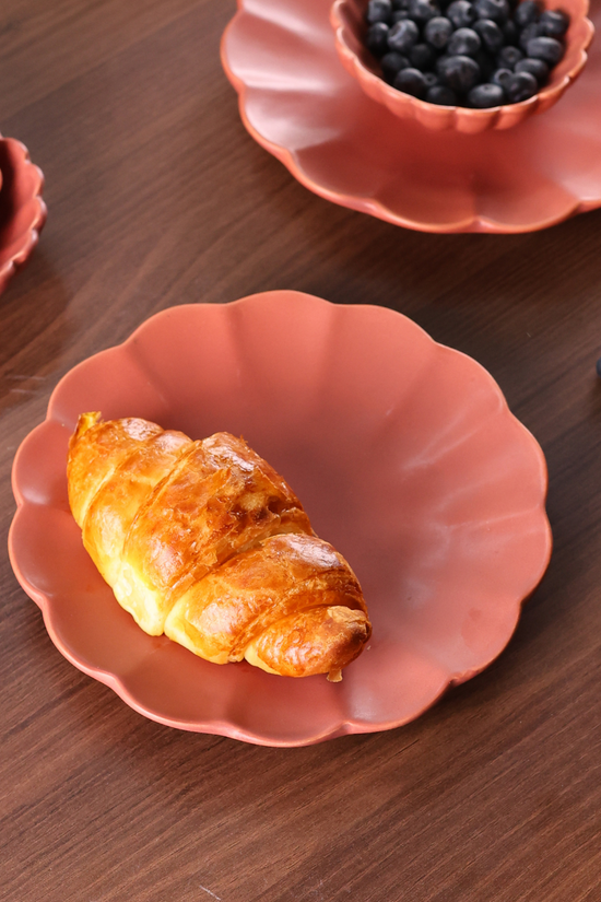 Rose patterned pink plate 