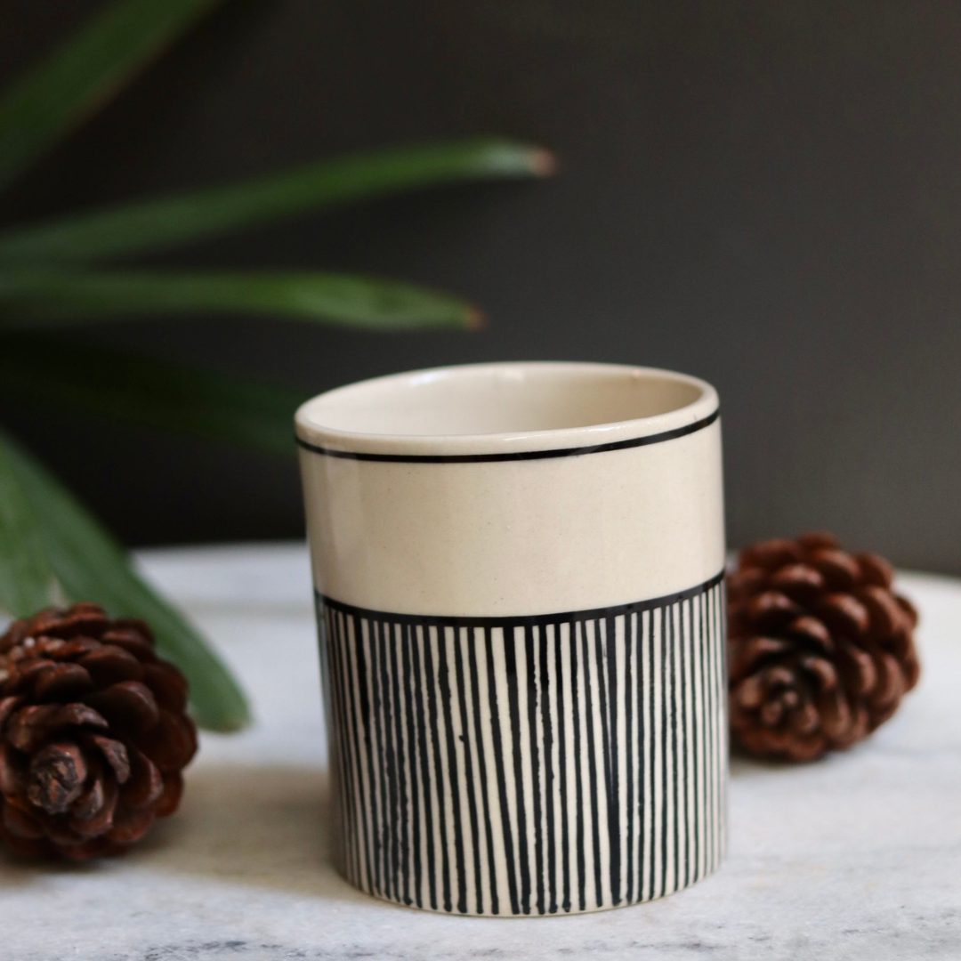 black lined brush holder