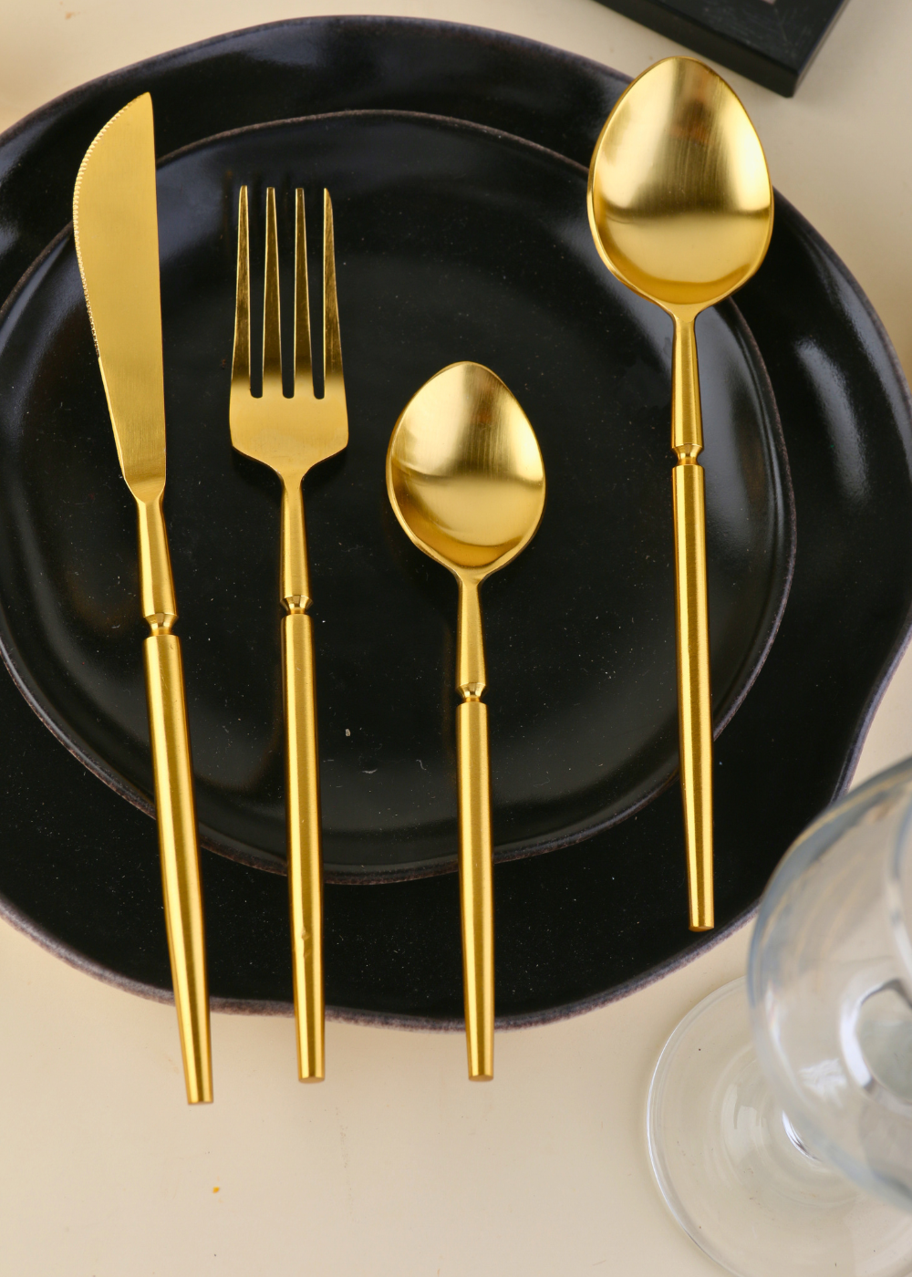 golden cutlery set with premium golden color