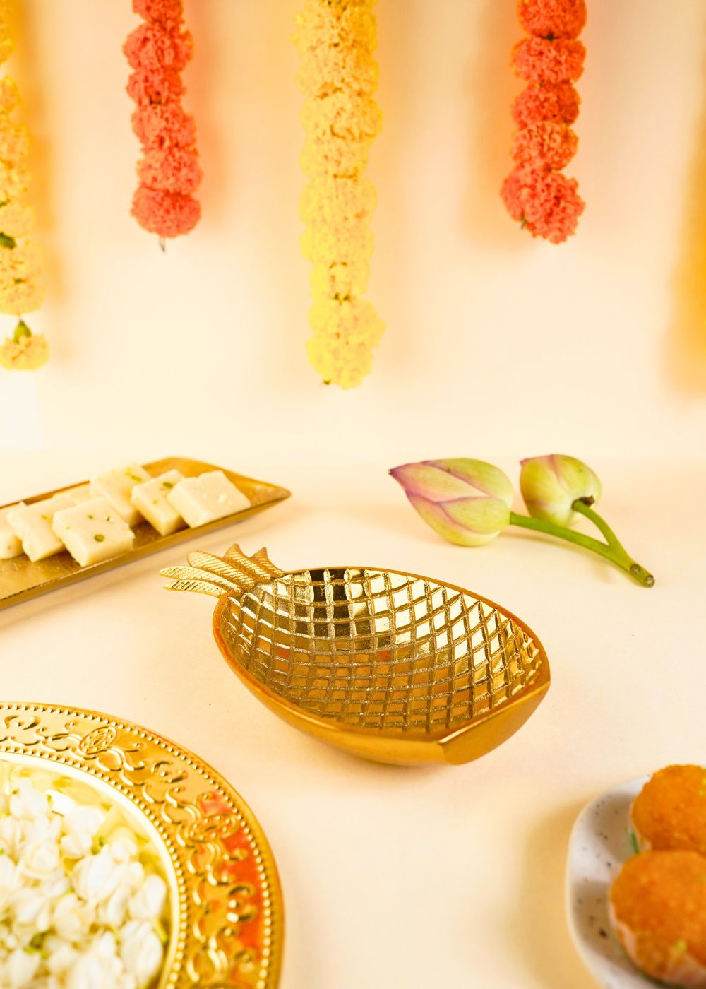 Pineapple Pristine Platter - Gold Made by metal