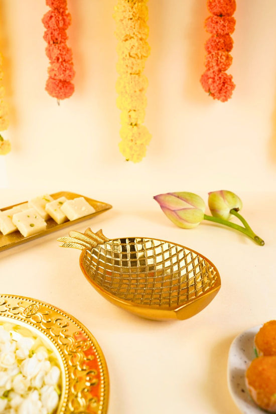 Pineapple Pristine Platter - Gold Made by metal