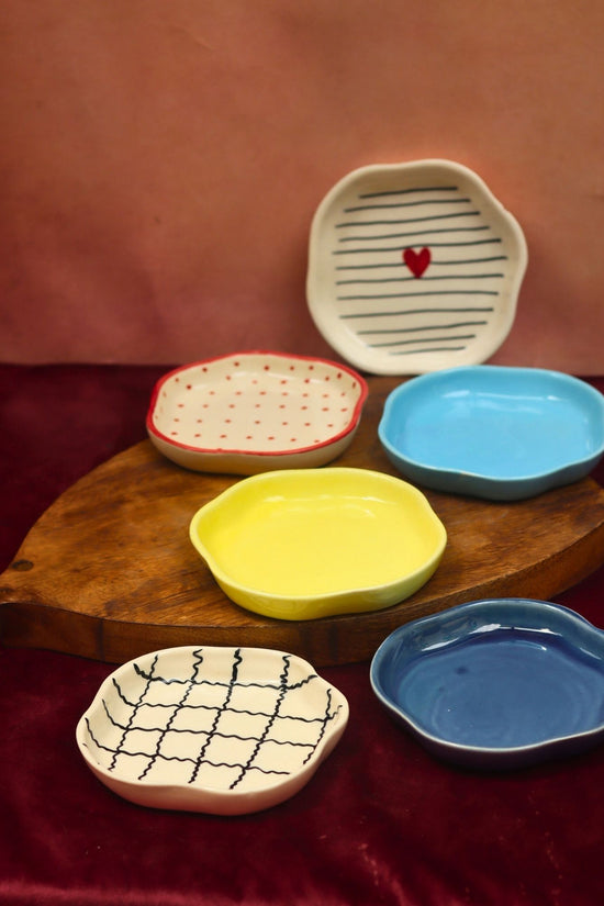 Set of 6 Blue & White Dessert Plate (for the price of 5) with premium quality material