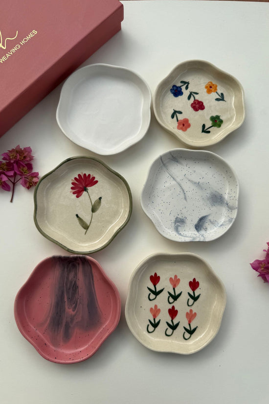 Set of 6 Chic Treats Dessert plates (for the price of 5)