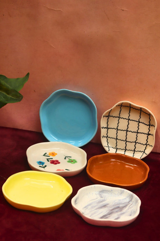 handmade Set of 6 Classic treat handmade dessert plate (for the price of 5)