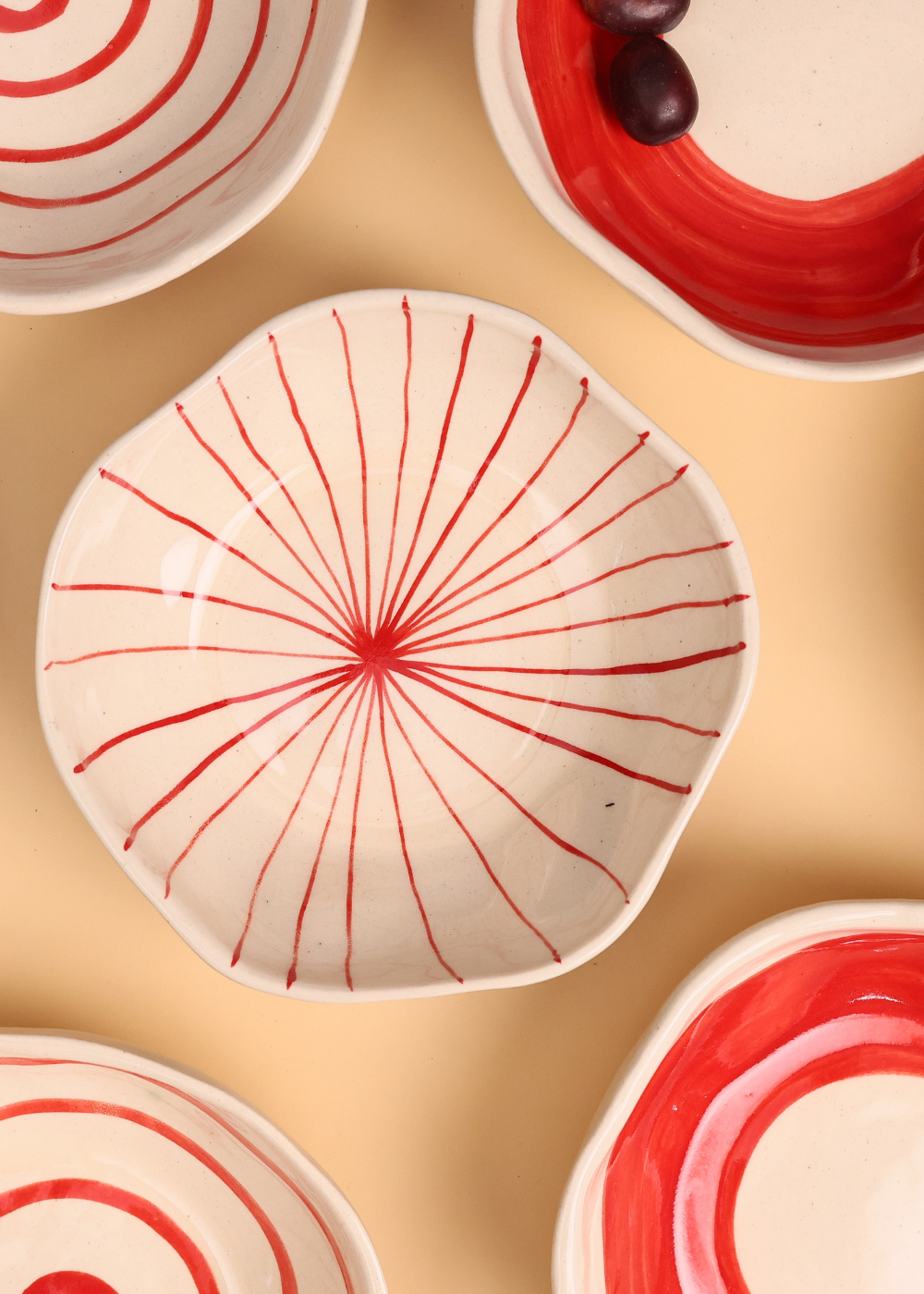 red lines bowl with unique design